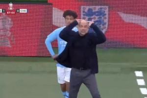 董路：瓜迪奧拉為什么發(fā)火？其實(shí)福登沒做錯(cuò)什么，瓜帥是歐冠被淘汰心情不好